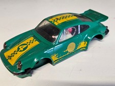 Fleischmann Auto Ralley Porsche 911 Turbo grün Nr. 3225 Chassis 1:32  /2