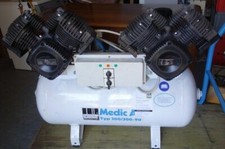 Zahnarzt Kompressor Schneider Medic-Air 300/300-90D A.T. mit Lufttrockner