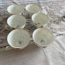 6 Porzellantassen mit