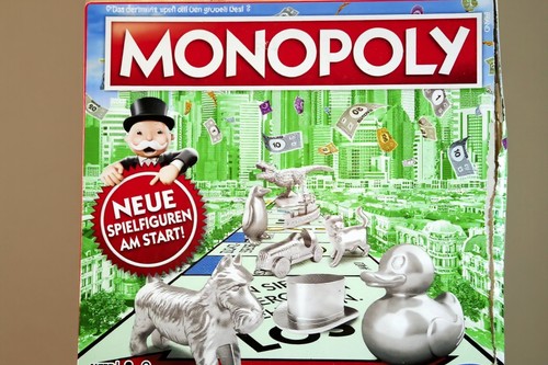 Hasbro monopoly classic - hasbro,
