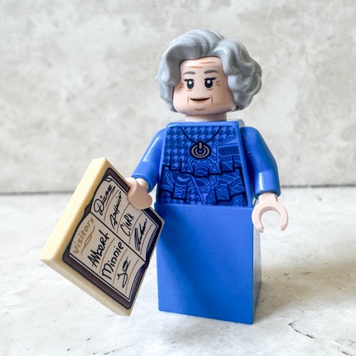 Lego town city bibliothekarin - town,