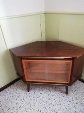 Fernseheckschrank dunkelbraun mit versteckter Minibar, Spiegel und Vitrine M4