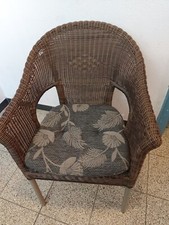 2 Korbstühle mit Sitzkissen