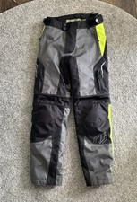 Motorradhose mit Protektoren