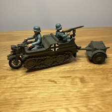 Britains German Kettenkrad. Umlackiert und Fondbeifahrer durch Schütze ersetzt