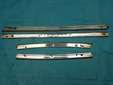 Mercedes W107 R107 SL Cabrio CHROM LEISTE Hardtop Dach B-Säule Dichtung Halter 