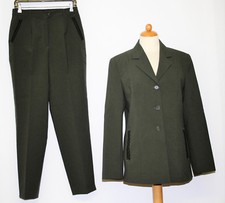 schöner Hosenanzug in Größe
