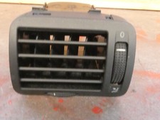 Luftdüse links VW Passat B5 Variant / Lim. (Typ:3BG/3B3/3B6) 3B0819703D