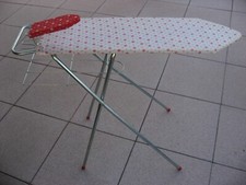 Klappbares Kinder-Bügelbrett, 70er Jahren, höhenverstellbar mit Ärmelbrett