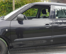 Tür vorne links Fahrertür Skoda Fabia 5J 4/5-türig Schwarz 9910 Blackmagic