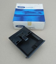 Ford Fiesta AX Aschenbecher