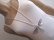 Damen Hals Kette lang Modekette Statement Silber Libelle Lila Blau Alu Trend