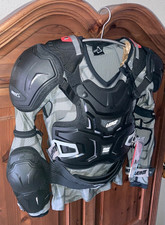 LEATT ADVENTURE BODY PROTECTOR L/XL - unbenutzt mit Etikett