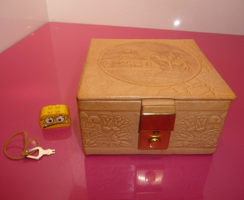 Leder mit relief - leder,
