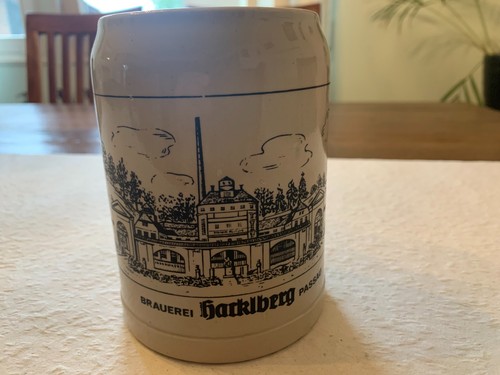 Bierkrug der hacklberg - bierkrug,