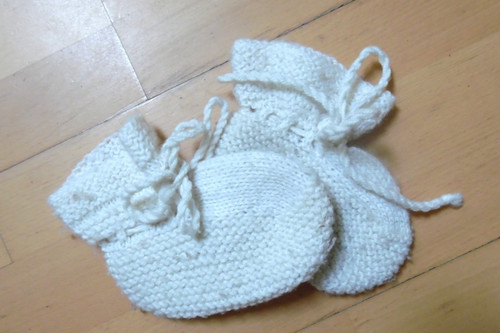 Große baby schuhe - schuhe, gestrickt