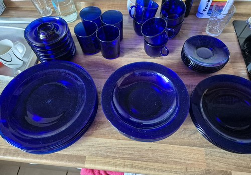 Glasgeschirr blau