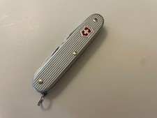 victorinox swiss army knife