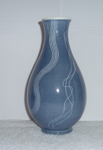 Blaugraue vase mit - blaugraue,