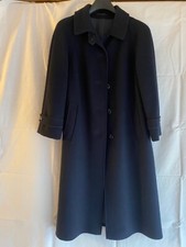 Damen Mantel aus 100% Schurwolle. 
