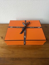 Hermès Box, Karton