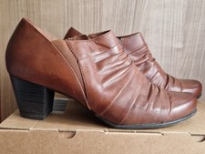 Caprice Hochfront- Pumps Gr 6