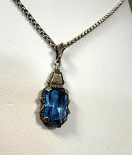 Schöne Kette+Anhänger Silber 835 L. 55,5cm, mit funkelnden, blauen Stein (AN4)