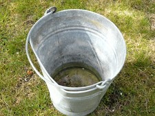 Schöner alter Zinkeimer