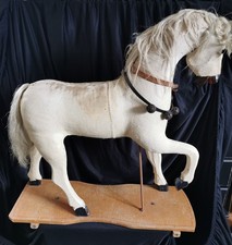 Altes Charmantes Holzpferd mit