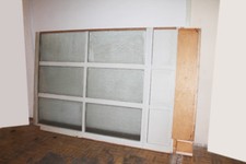 altes Fenster mit Rahmen Holz Fenster Raumtrenner Trennwand Glas vintage