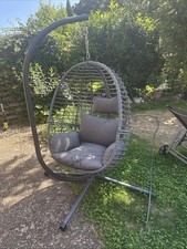 Hängeliege mit Gestell, Schwebeliege, Schwingliege, Gartenliege, Sonnenliege