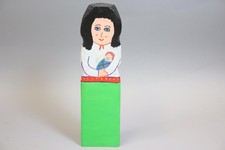 Mädchen mit Puppe bemalte Holzfigur signiert Fritz MÜLLER (1934-2001)  (HB922)