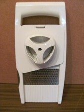 TCM - Reibe mit 3 verschiedenen Aufsätzen rostfrei