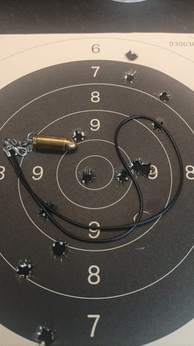 Handgefertigter anhänger aus - handgefertigter,
