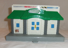 G17B Fischer Price Geotrax Trackdown Railway Remote Depot Funktionstüchtig Sound