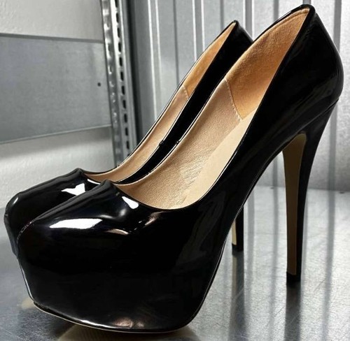 Klassische schwarze heels mit - klassische,