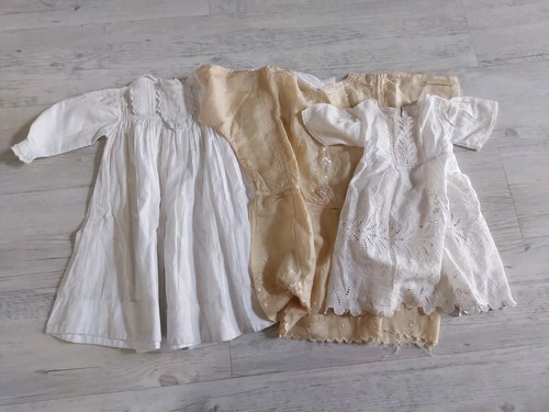 Alte puppenkleidung drei - alte,