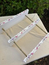 GILAC Frankreich – Vintage Kunststoffregal, 41 × 41 × 13 cm, Blumenrand, 3 Ablag