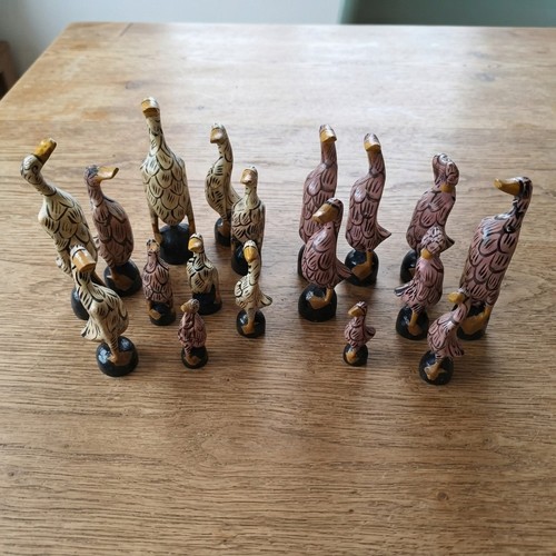 Handgeschnitzte holz figuren - handgeschnitzte, holz-figuren