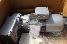 SIEMENS 2KJ3305-5GJ23-2FP1-Z Flachgetriebemotor + 1LE1003-1BB2 Niederspannungsmo