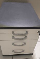 Schreibtisch Rollcontainer  abschließbar