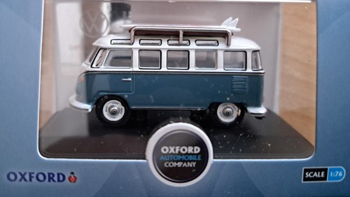 Bus samba mit surfbrett - vw,