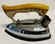 altes elektrisches Bügeleisen Deko Marke Cloer 220 V 450 W schwere Ausführung