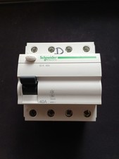 SCHNEIDER FI Schalter 40A 30mA