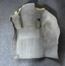 Mercedes W204 Teppich Boden / Bodenbelag / Innenraum Boden / Bodenteppich