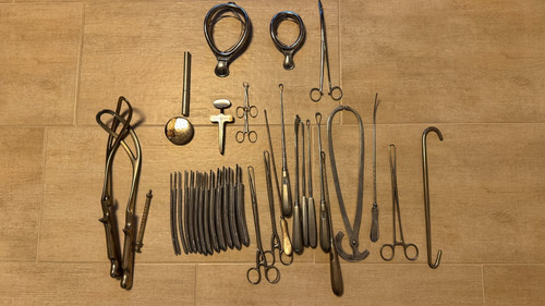 Sammlung alter chirurgischer