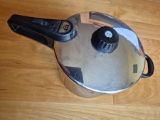 Fissler Vitafit Royal, Schnellkochtopf mit Einsätzen