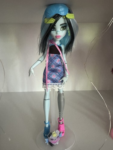 Monster high buried - buried, secrets