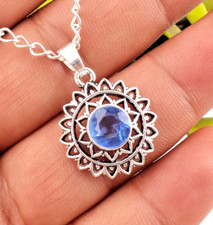 Charmanter Tansanit Edelstein