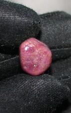 Rubin rau, natürlicher